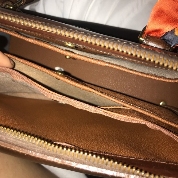Dooney and Bourke authentic handbag - Picture 5 of 7